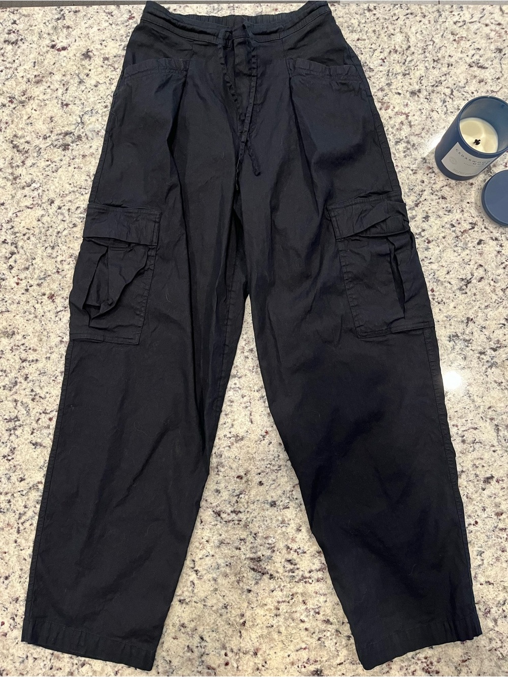 Athleta Black Linen Blend Paradise Relaxed Straight Leg Cargo Pant XXS
- Black 🖤 - Picture 3 of 7
